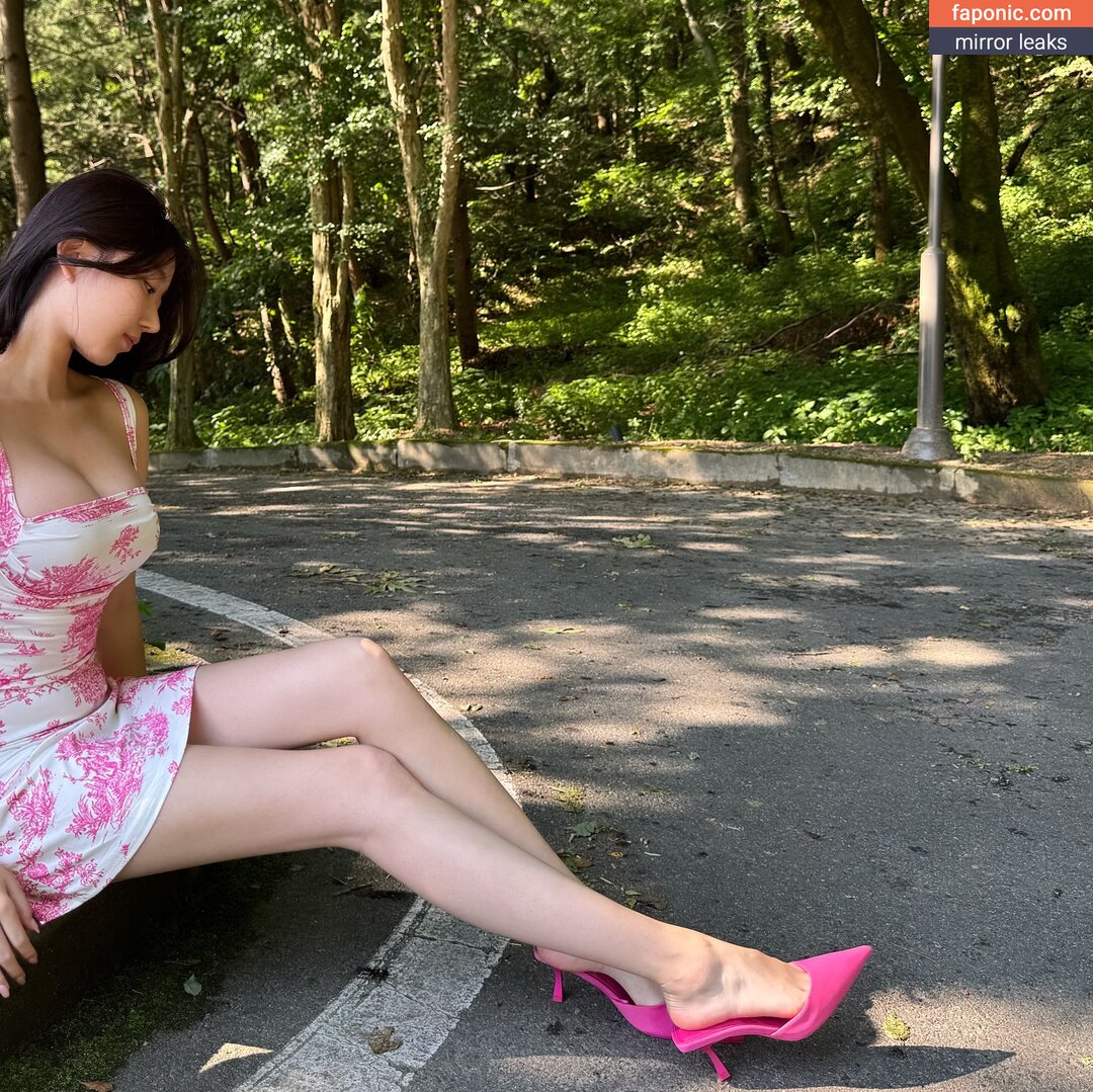 eeu_nkyo Nude Leaks  Photo #2