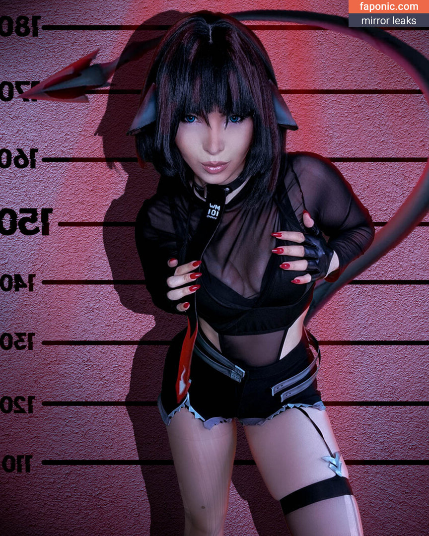 glitchedegirlcosplay