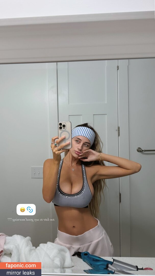 hadelinemope / Maddie Hope