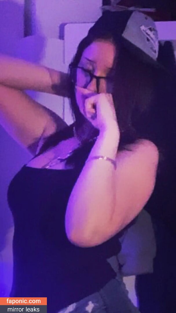 Isabelle / 3sa.1e / mizzyalwaysonline / mizzybackonline