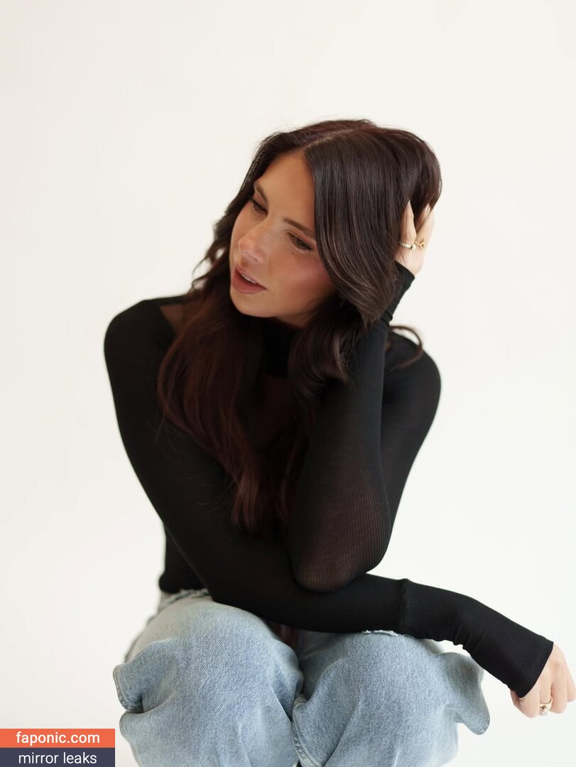 Madison Humphrey // madison_humphrey // madisonhumphre