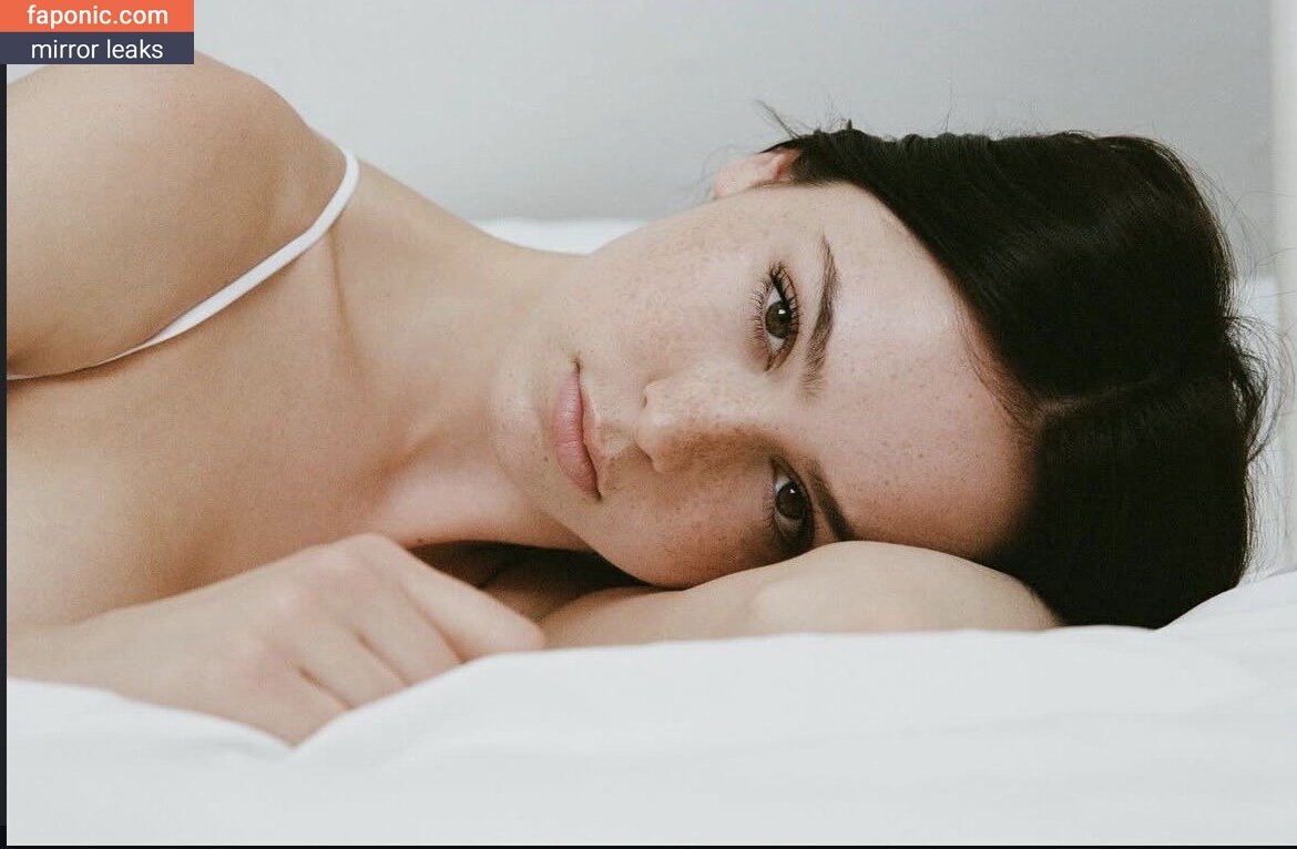 Mazzy Joya / mazzyjoya / petalspliff