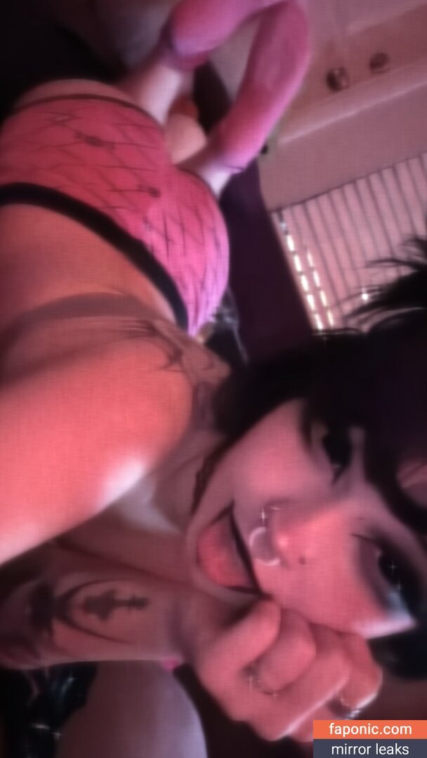 Valvampire / Peachyyval / kill.val