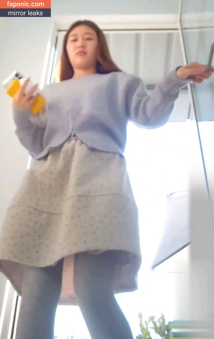 Voyeur Asian Pissing Toilet &Amp; Upskirts Only